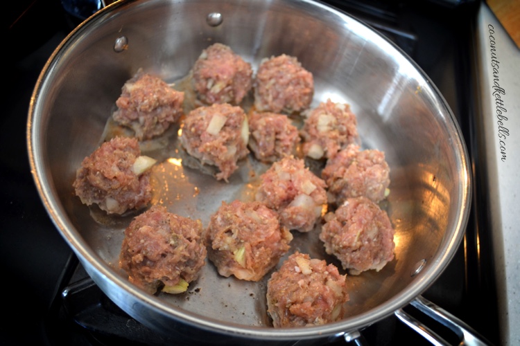 Garlic Tomato Chicken Meatballs - Coconuts & Kettlebells