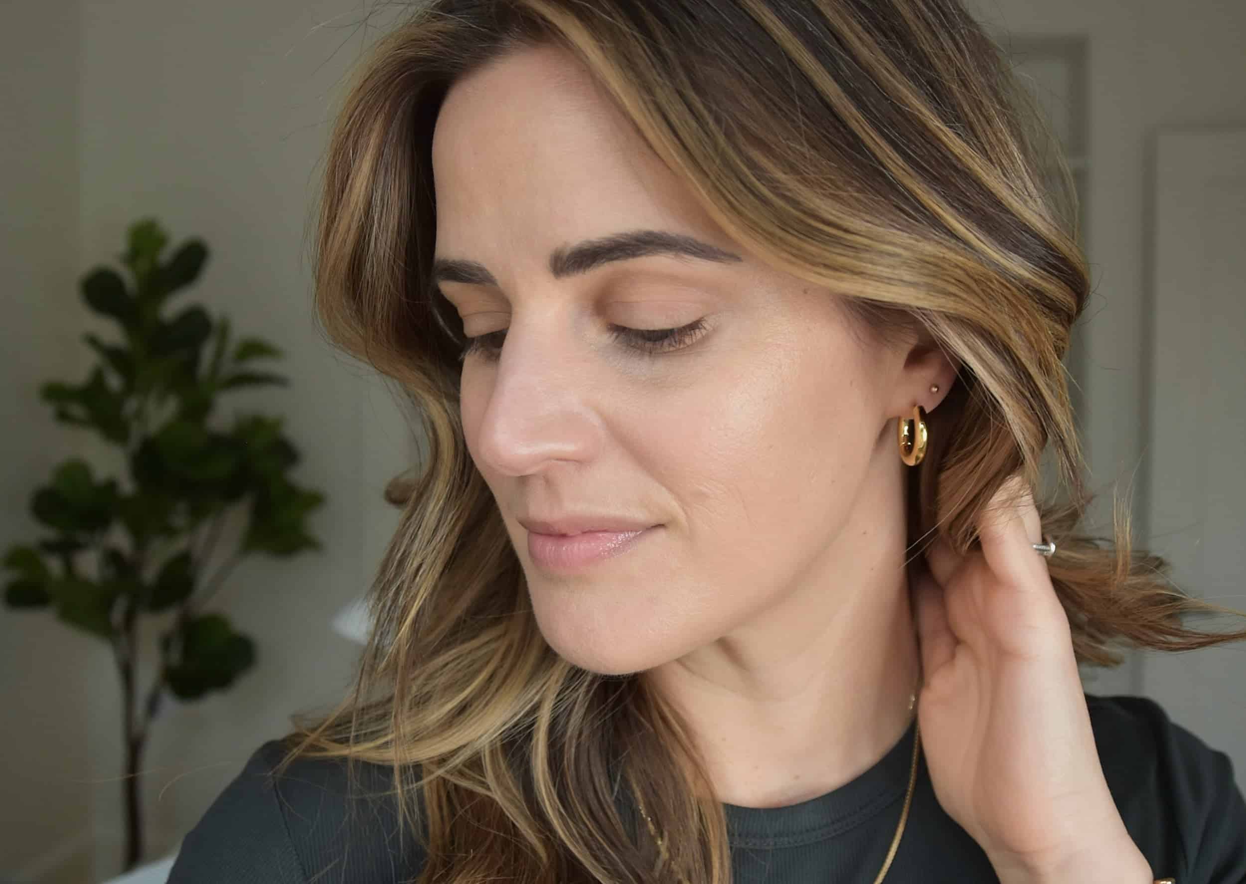 Reviewing how the Ilia Super Serum Skin Tint and Complexion Stick looks on skin without any other makeup.