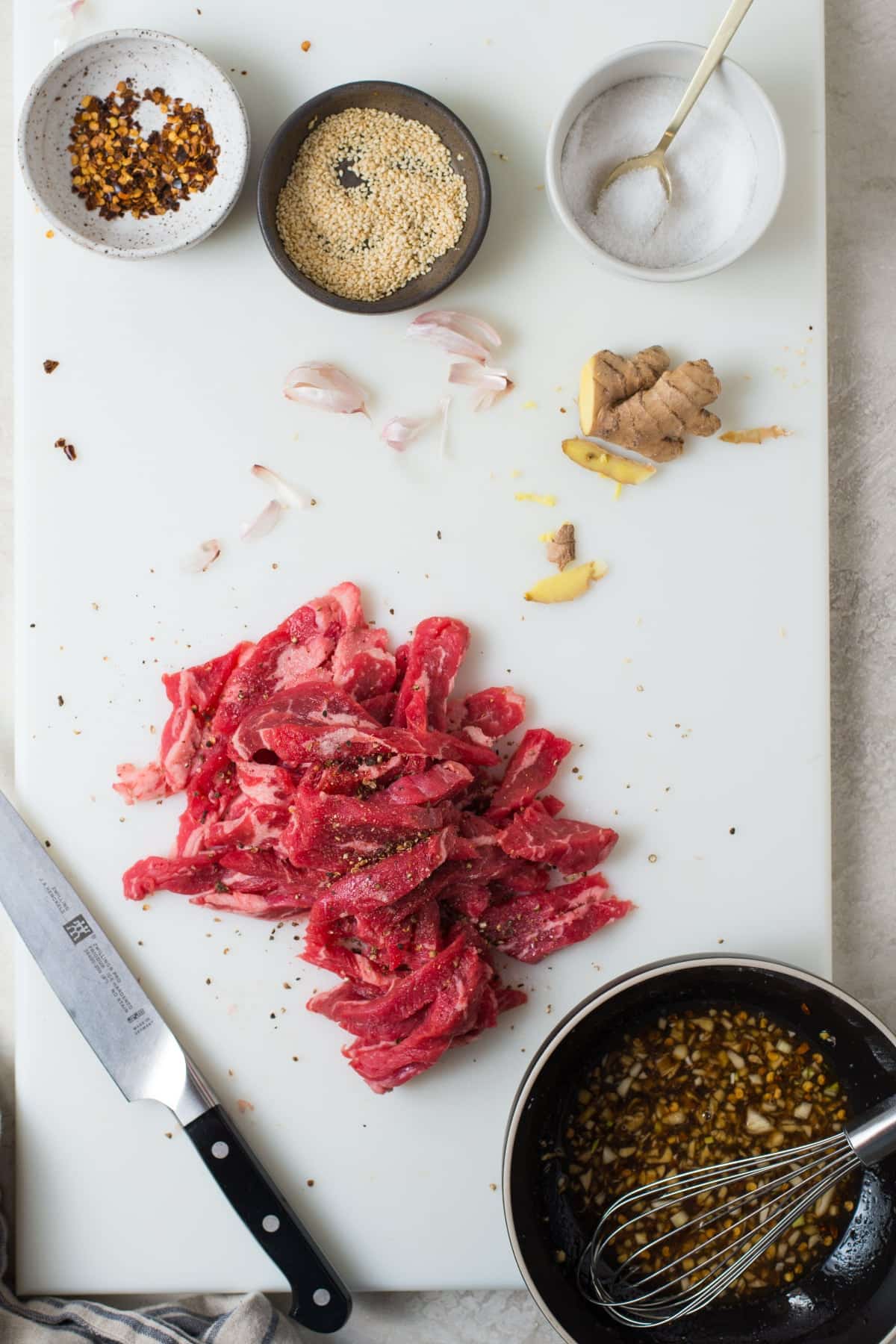How to slice the steak very thinly for the stir-fry.